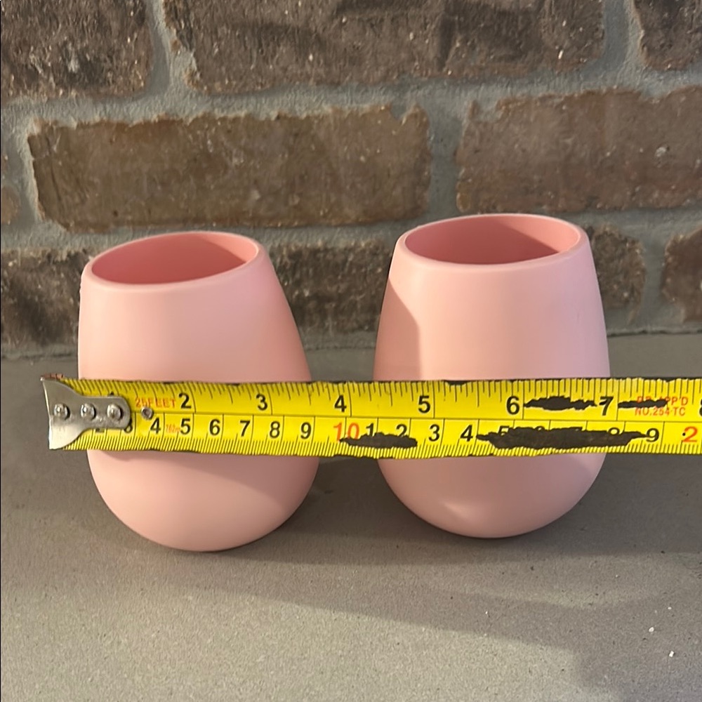 Odeme Blush Pink Stemless Silicon Wine Glasses for Beach or Pool Set of 2 - Picture 8 of 9